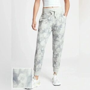 Athleta Balance Gray Printed Joggers Size Medium Tall